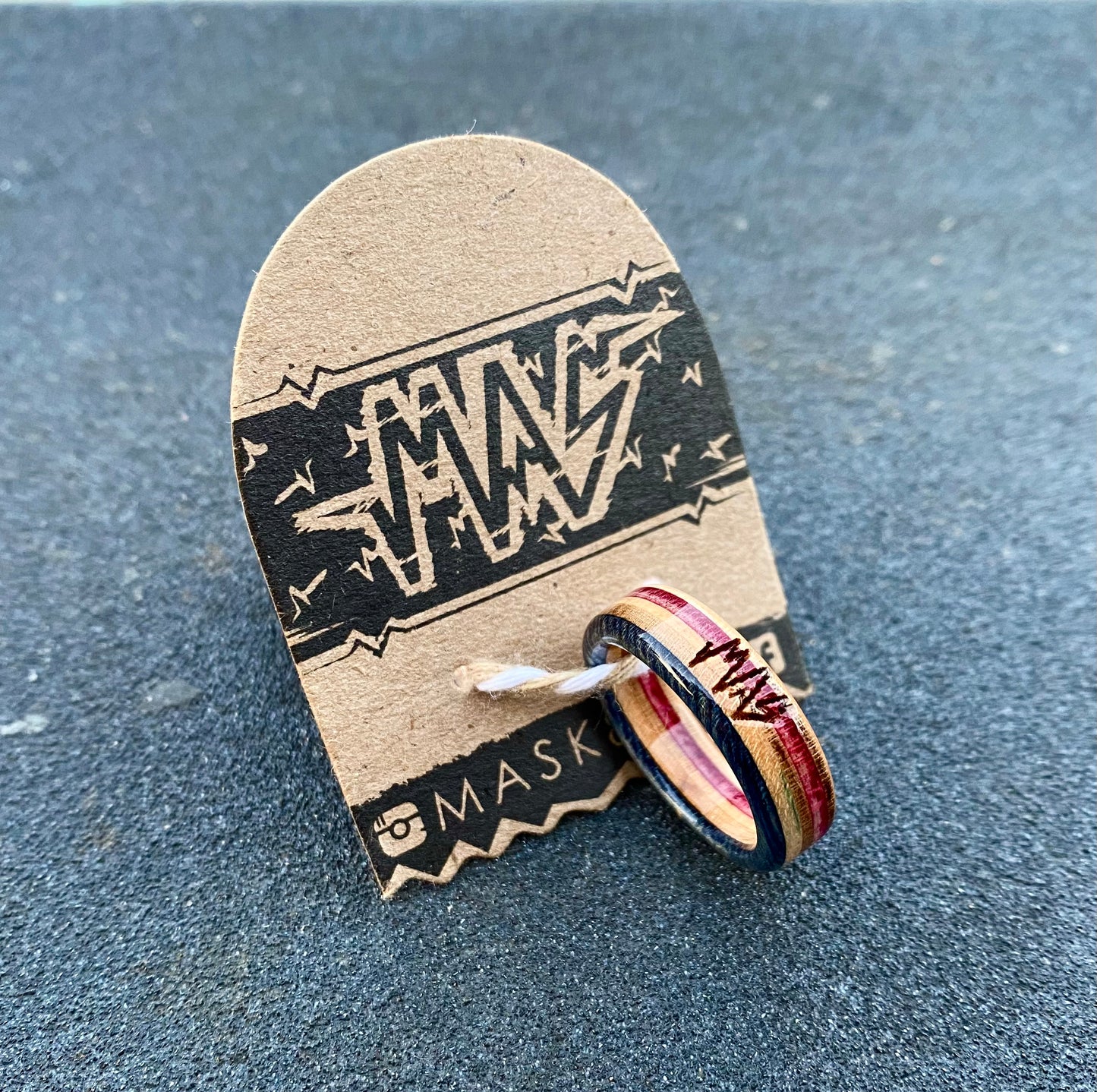 Wooden Sk8 Ring - Dark grey / Red