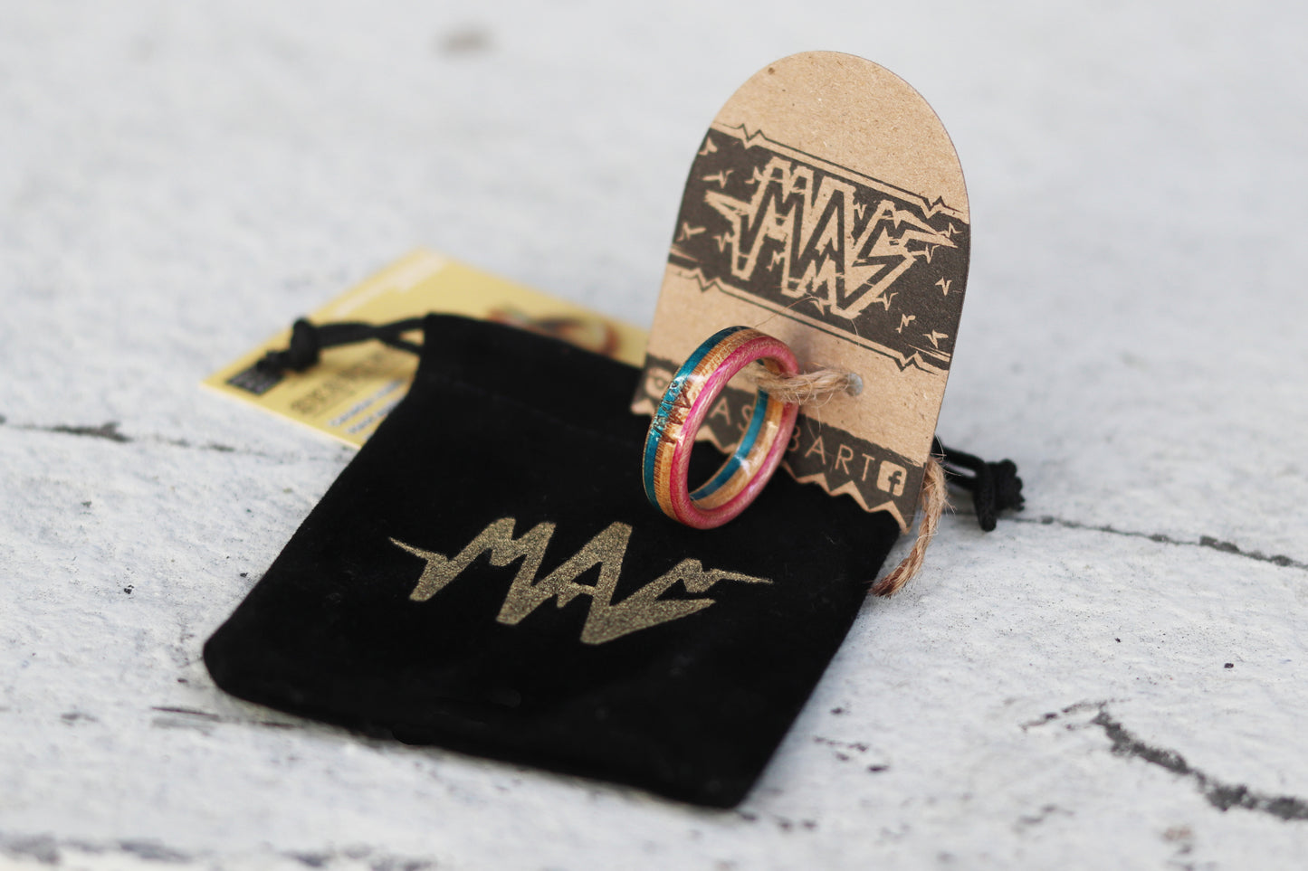 Wooden Sk8 Ring - Pink / Blue